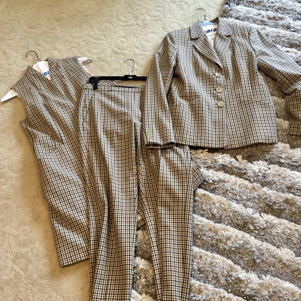 Elie Tahari Three Piece Wardrobe